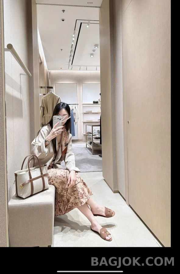  로로피아나 발레 캔버스 레더 토트백 상세 이미지