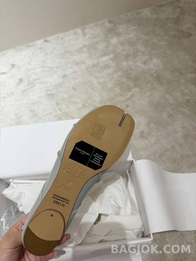  메종마르지엘라 타비 레더 플랫 상세 이미지