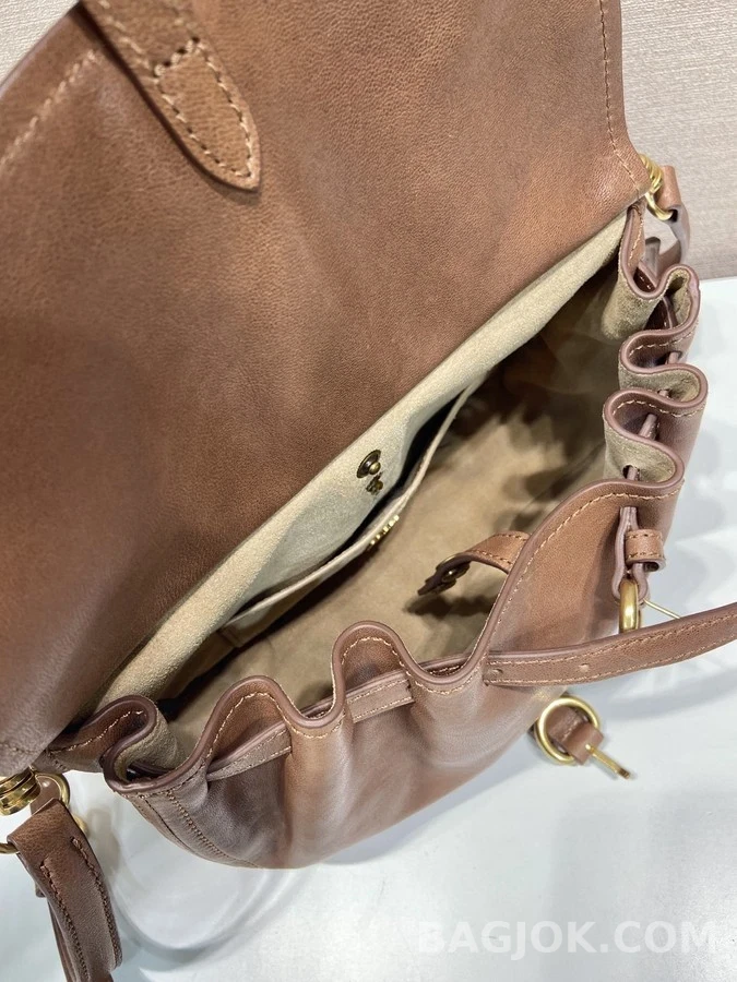 미우미우 미우미우 아카디 가죽 탑 핸들 백 상세 이미지