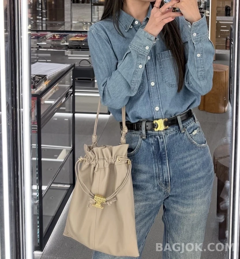 셀린느 셀린느 트리옹프 스몰 드로스트링 백 상세 이미지