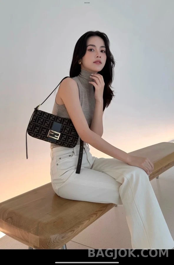 펜디 펜디 바게트 자카드 패브릭 숄더백 상세 이미지