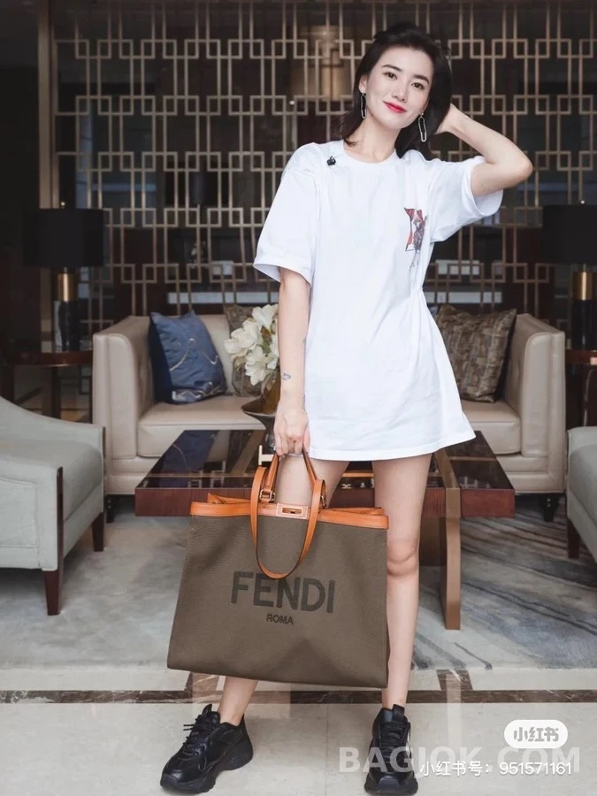 펜디 펜디 피카부 엑스-토트 캔버스 로마 토트백 상세 이미지
