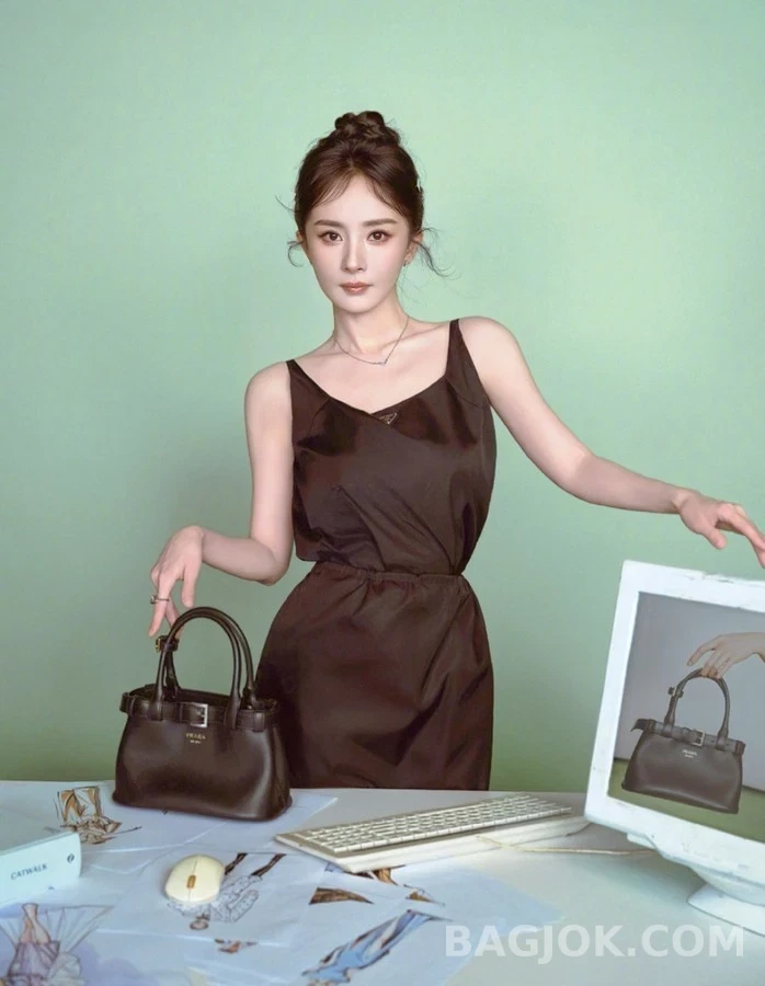 프라다 프라다 버클 스몰 가죽 탑핸들백 상세 이미지