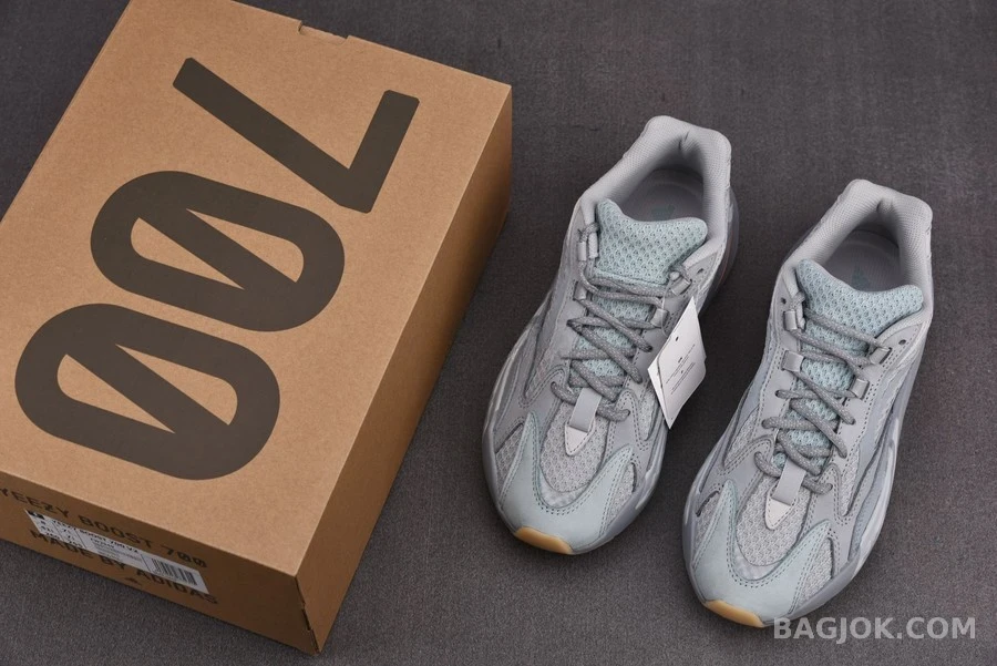  이지 부스트 Yeezy 이지 부스트 700 V2 이너시아 상세 이미지
