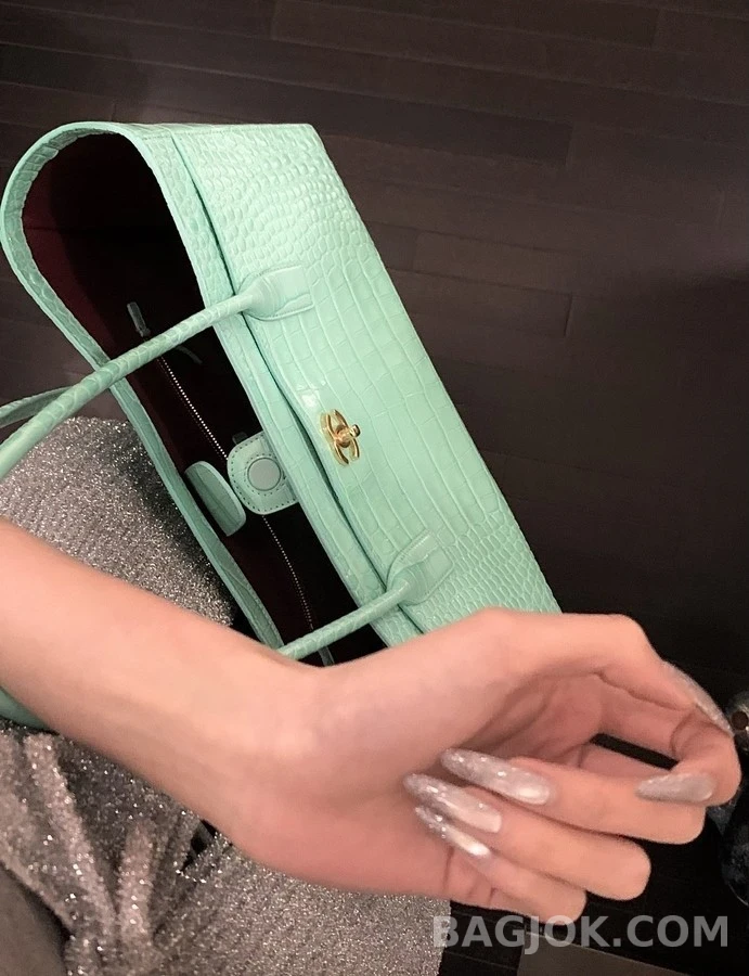샤넬 샤넬 스몰 쇼핑백, 악어 엠보싱 카프스킨 & 톤 메탈 상세 이미지