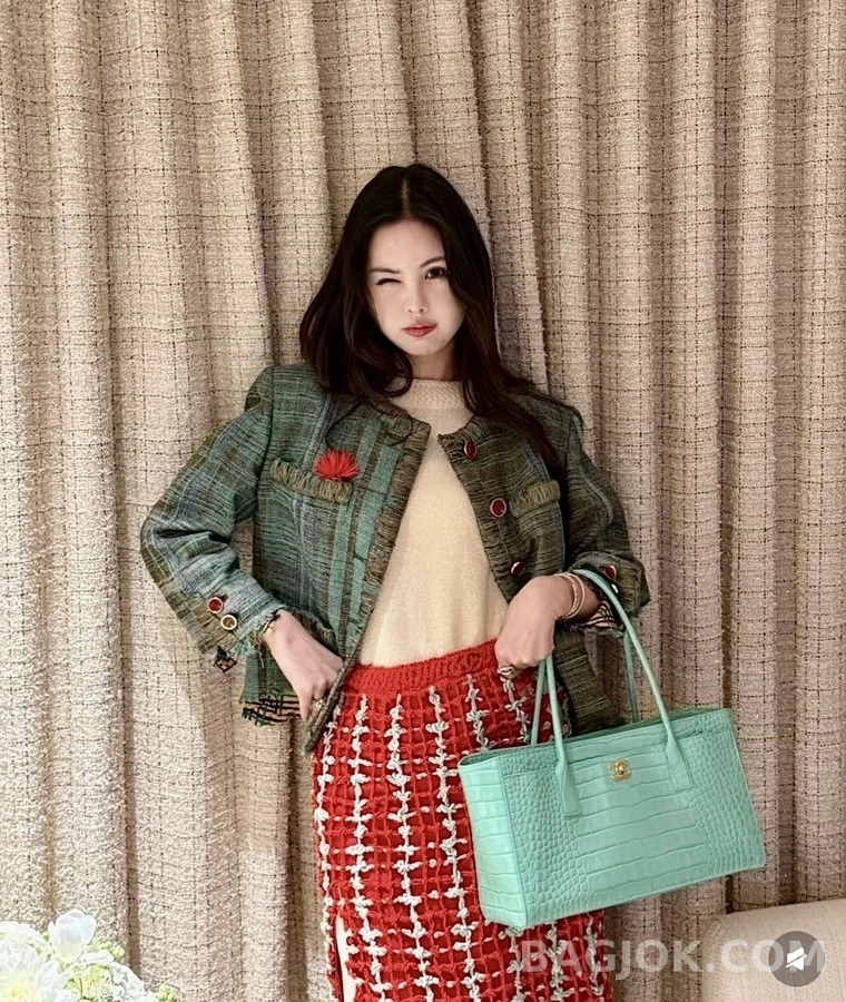 샤넬 샤넬 스몰 쇼핑백, 악어 엠보싱 카프스킨 & 톤 메탈 상세 이미지