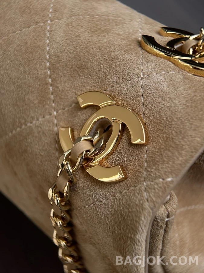 샤넬 샤넬 스웨이드 퀼팅 플랩백 상세 이미지