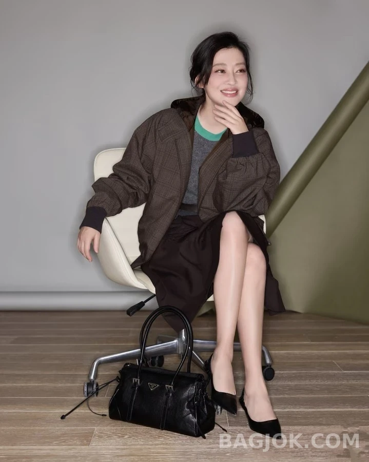 프라다 프라다 버클 더블 벨트 가죽 핸드백 상세 이미지