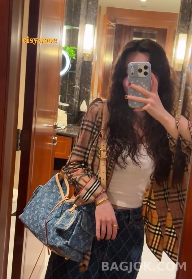 루이비통 루이비통 모노그램 데님 배기 숄더백 상세 이미지