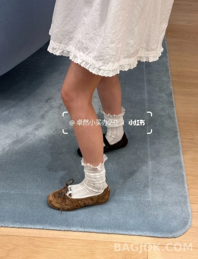 미우미우 미우미우 빈티지 레더 스니커즈 상세 이미지