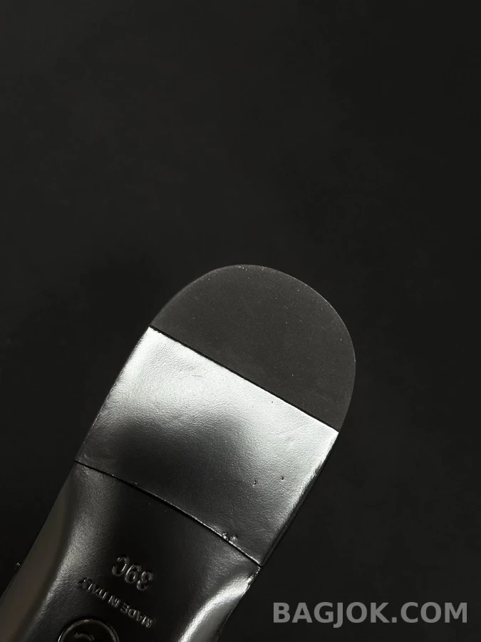 샤넬 샤넬 빅 더블 C 컷아웃 슬리퍼 상세 이미지