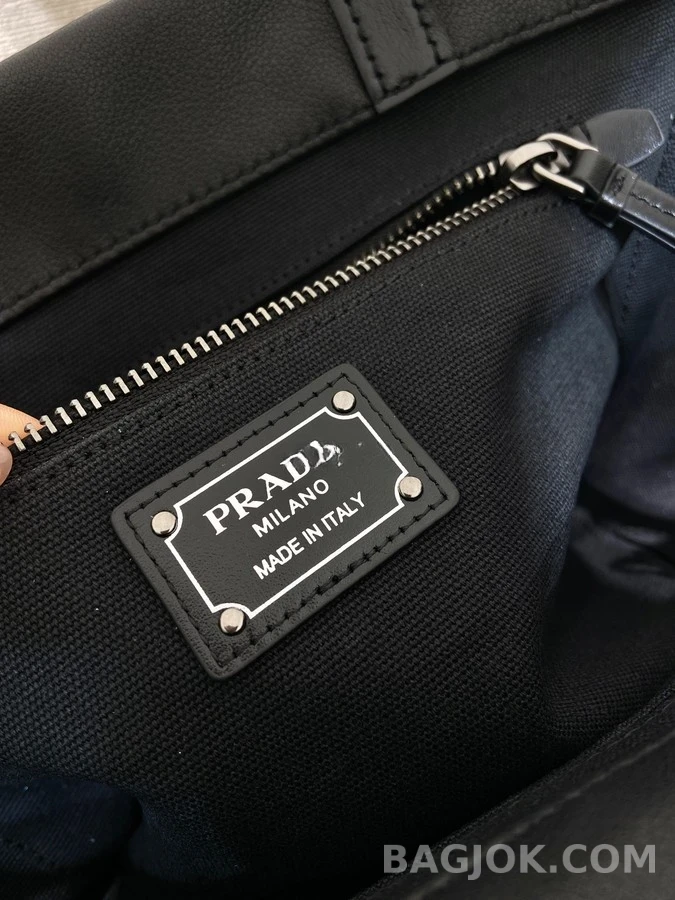 프라다 프라다 루트 버클 토트백 상세 이미지