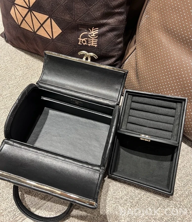 샤넬 샤넬 미니 렉탱글 탑핸들 플랩 백 상세 이미지
